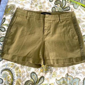 Liverpool shorts in mermaid green (olive)